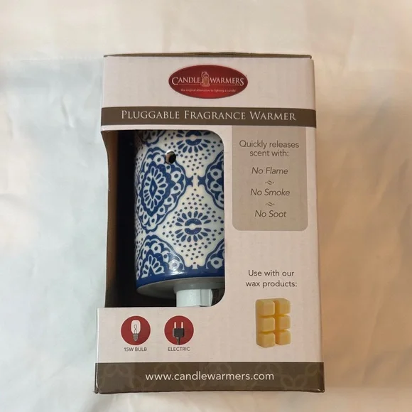 Pluggable Fragrance Warmer - Blue Pattern wax not included. - Picture 3 of 5